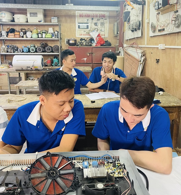 Dạy nghề sửa chữa điện dân dụng