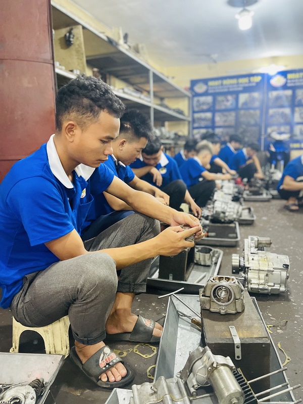 Học nghề sửa chữa xe máy tại dạy nghề Thanh Xuân