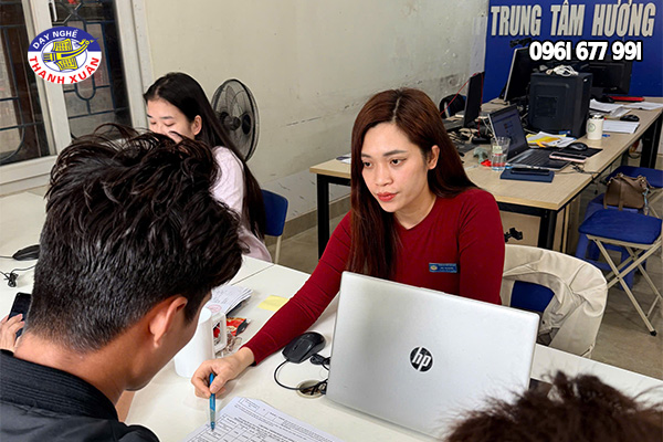 Tư vấn cho bộ đội xuất ngũ học lái xe